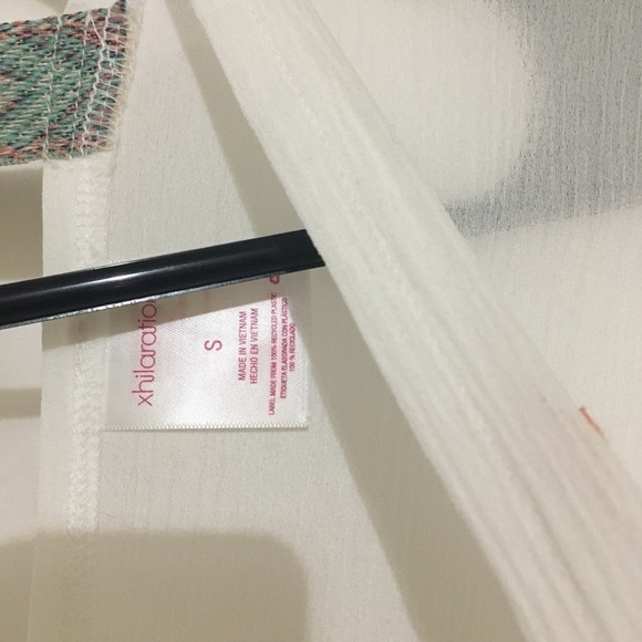 3/$28❤️❤️ Xhilaration V-neck tunic top size small - Picture 9 of 9